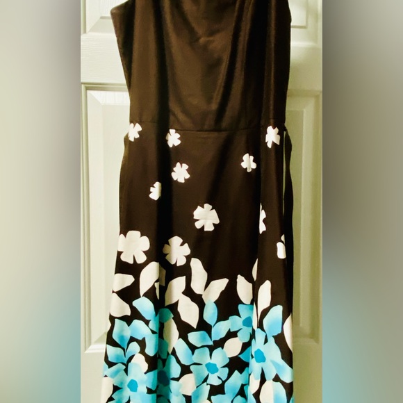 Ladies 2 piece Jacket and Dress - Picture 7 of 9